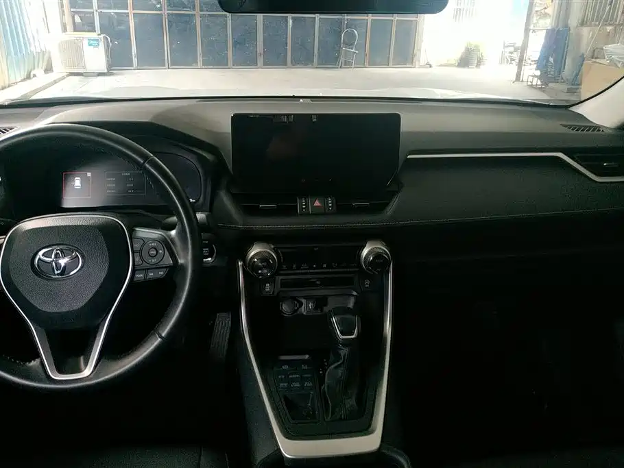 Toyota Wildlander 2023 — фото 13