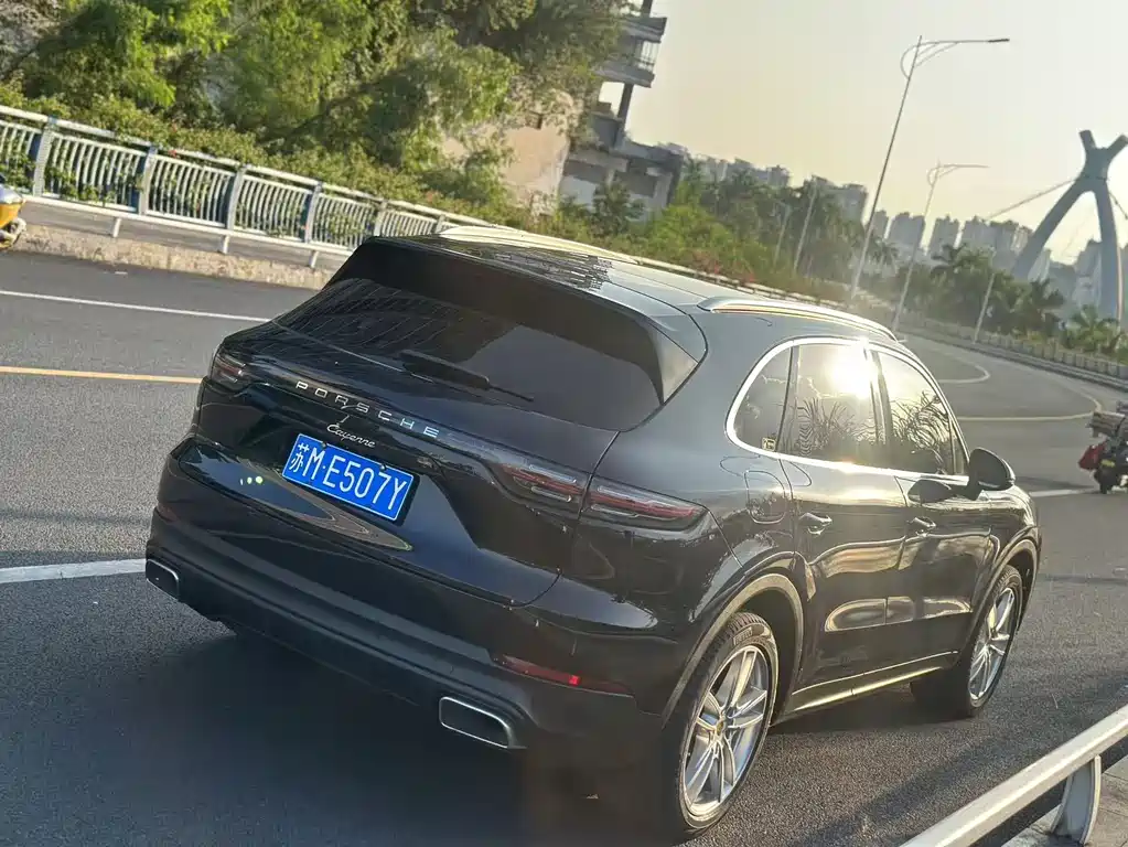 Porsche Cayenne 2018 — фото 3