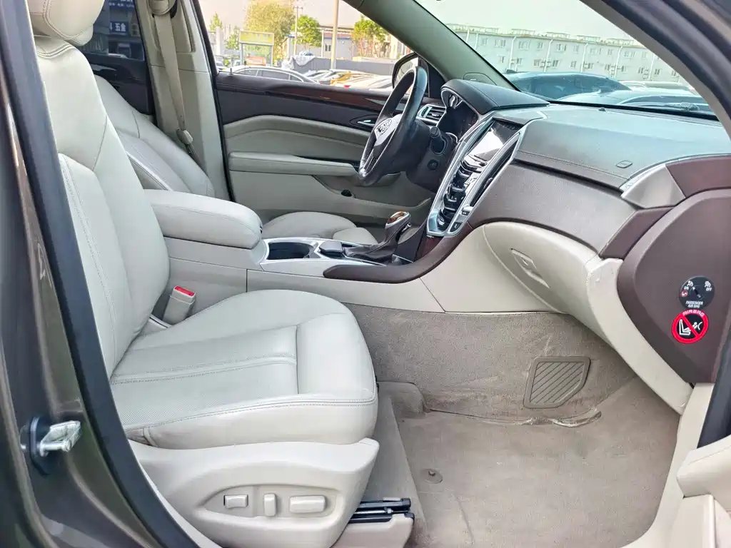 Cadillac SRX 2015 — фото 19