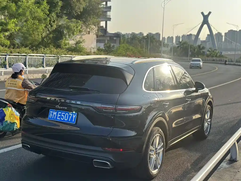 Porsche Cayenne 2018 — фото 8