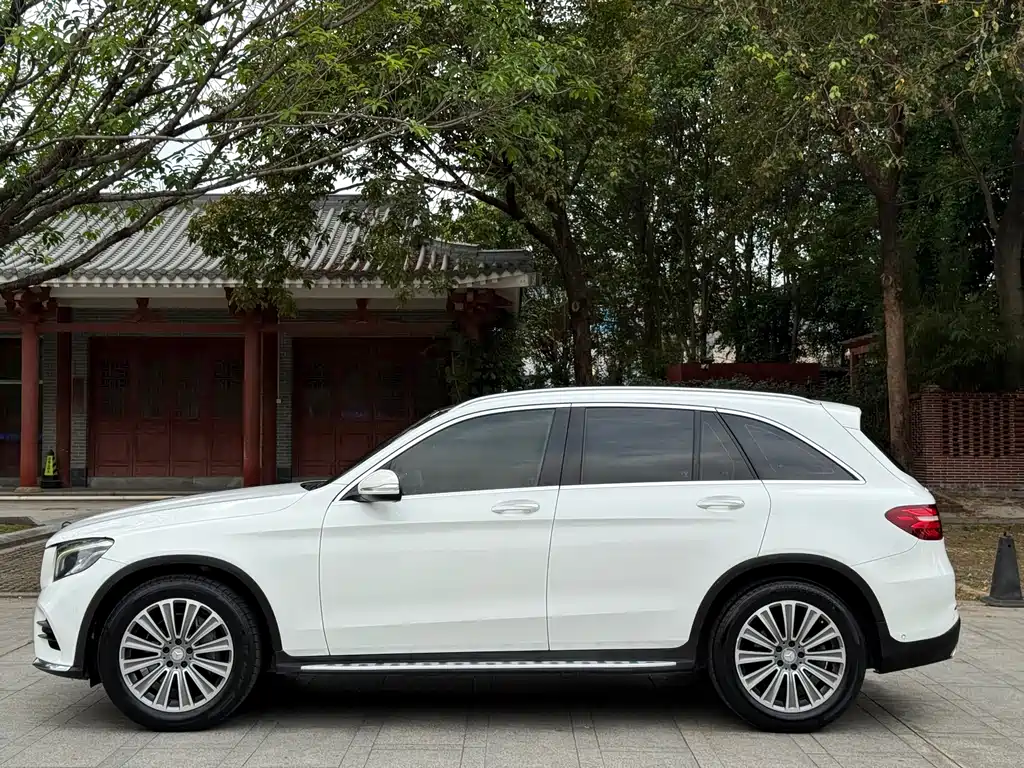 Mercedes-Benz GLC 2017 — фото 12