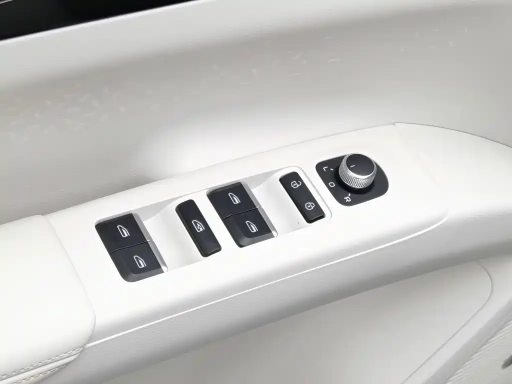 Geely Galaxy Starwish 2024 — фото 9