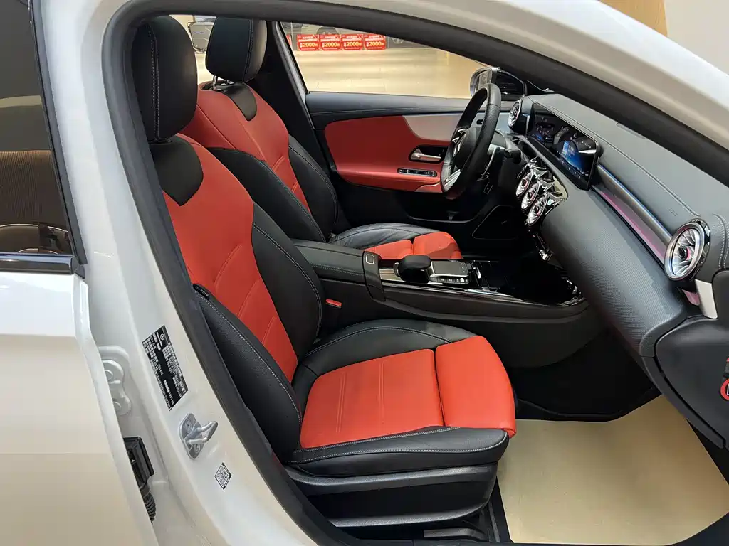 Mercedes-Benz A-Class AMG 2024 — фото 10