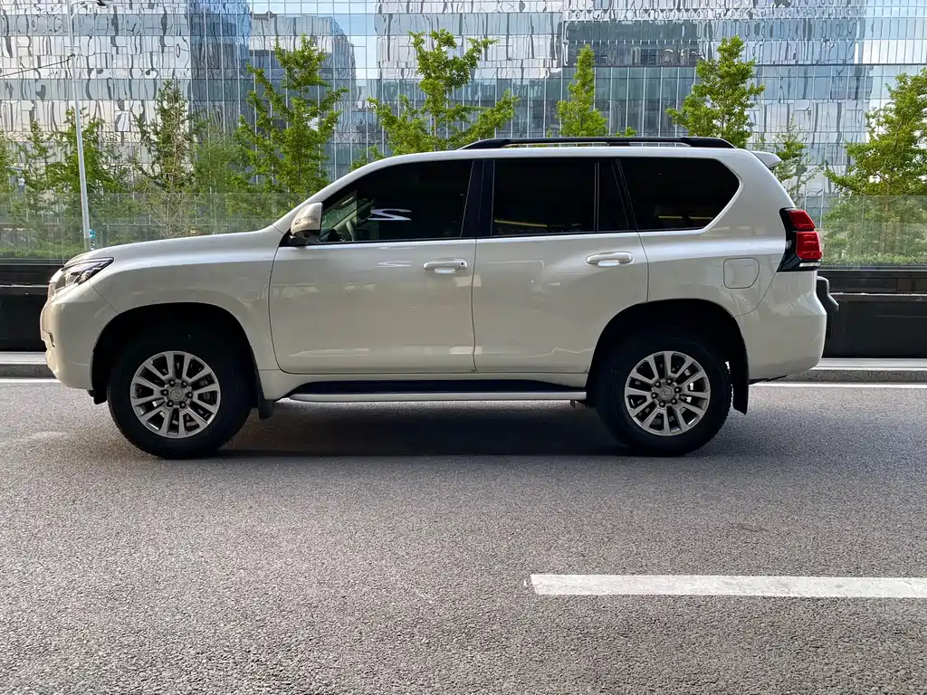 Toyota Prado 2019 — фото 5