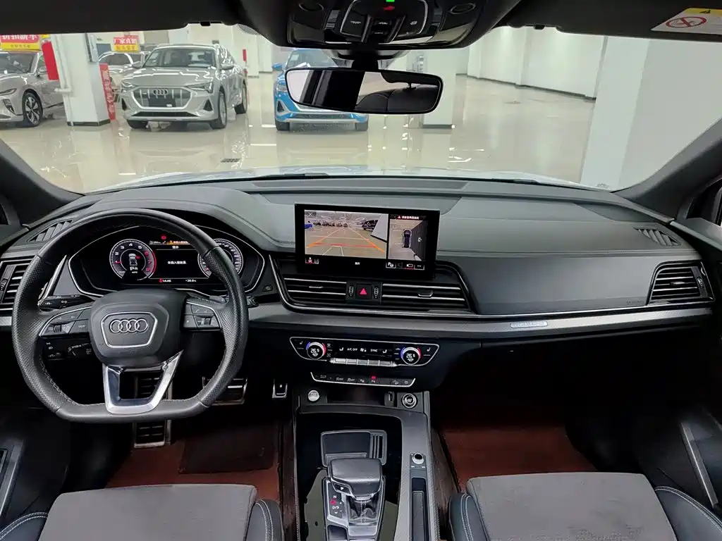 Audi Q5L Sportback 2024 — фото 10