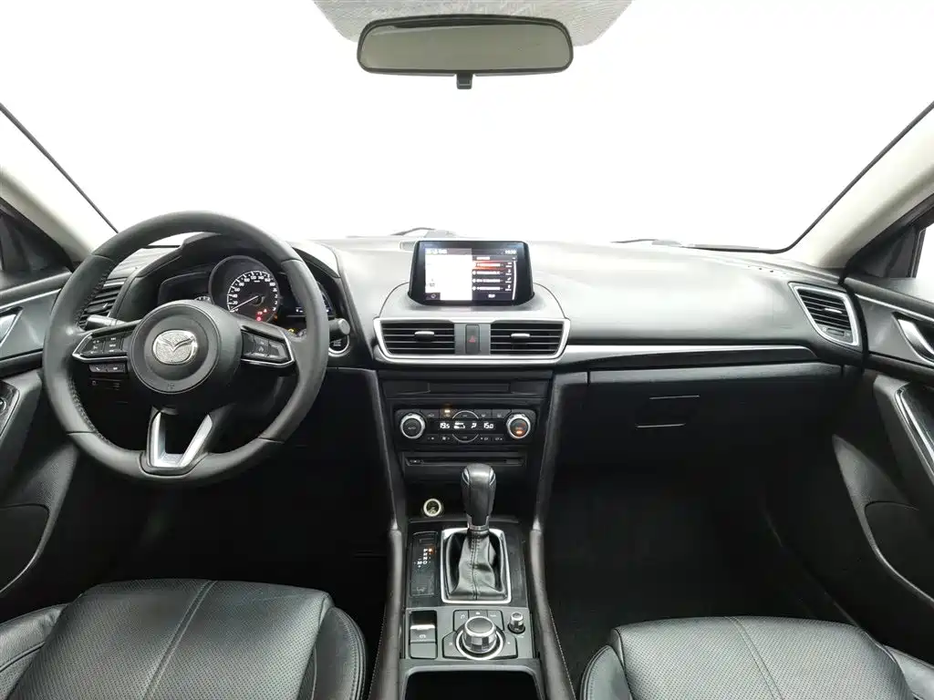 Mazda 3 Axela 2019 — фото 5