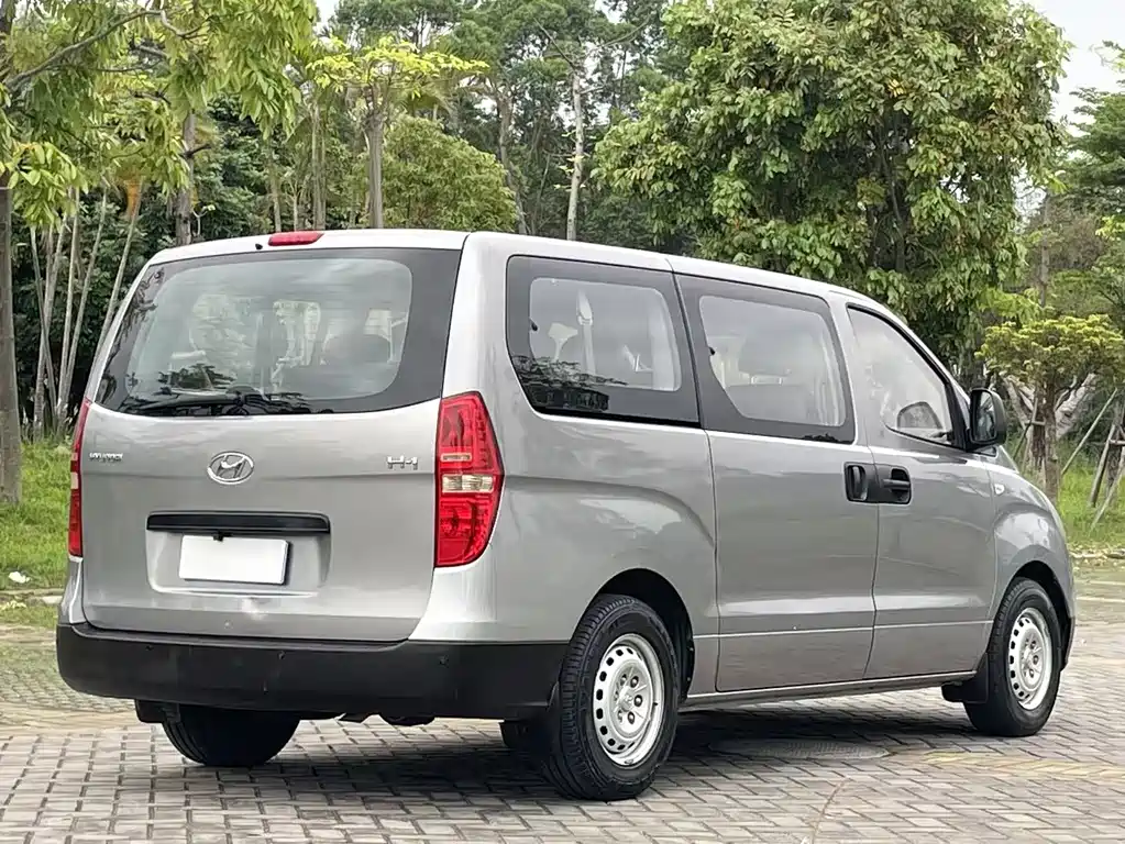 Hyundai H-1 2013 — фото 10