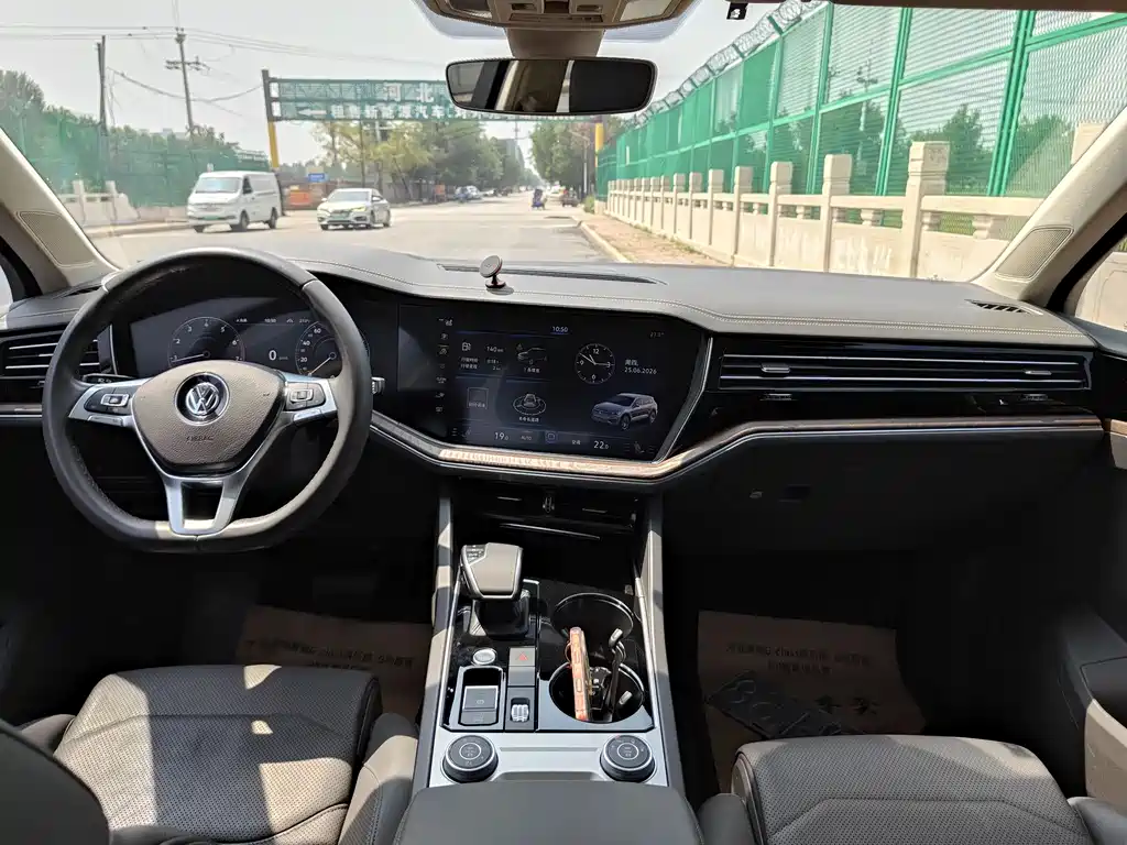 Volkswagen Touareg 2019 — фото 12