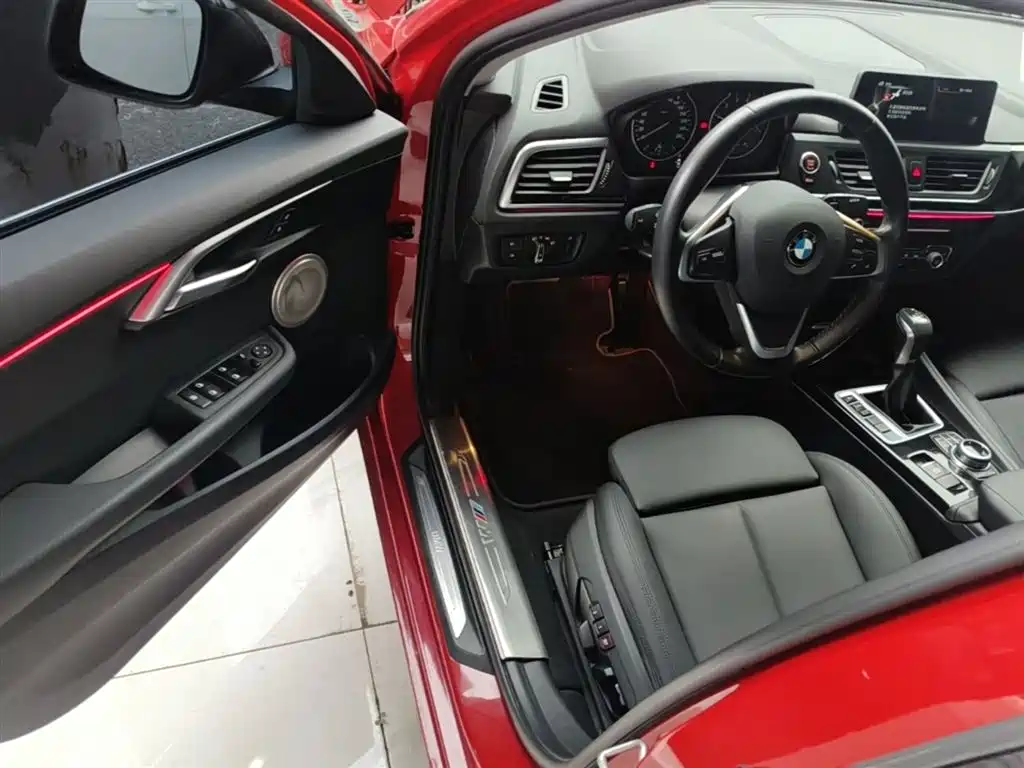 BMW 1 Series 2017 — фото 16