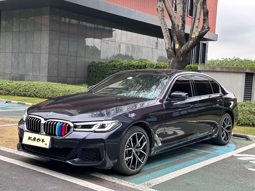 BMW 5 Series 2022 — фото 1
