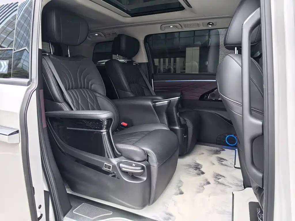 GAC Motor Trumpchi M8 2023 — фото 16