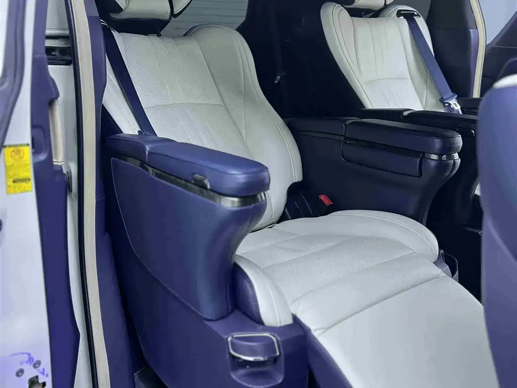 Toyota Alphard 2011 — фото 15