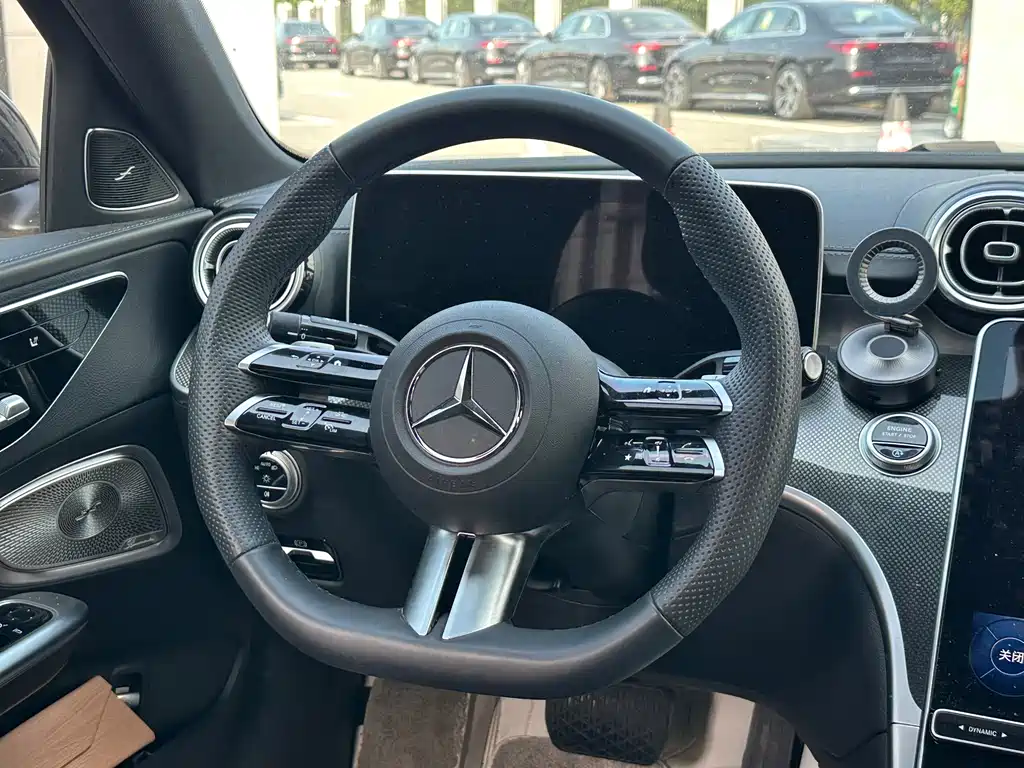 Mercedes-Benz C-Class 2025