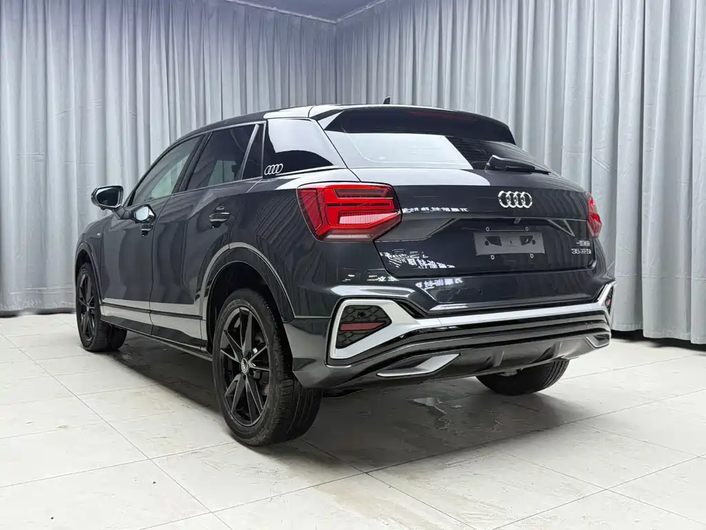 Audi Q2L 2022 — фото 3