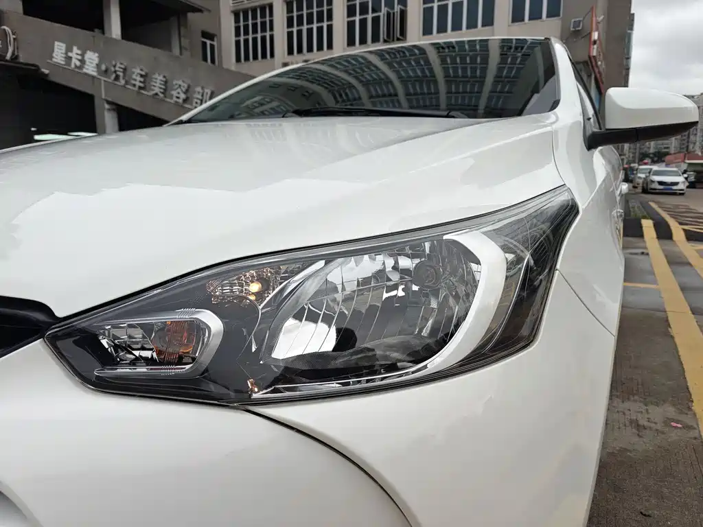 Toyota Yaris L 2021 — фото 15