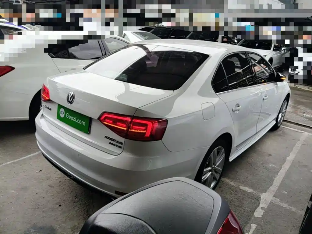 Volkswagen Sagitar 2018