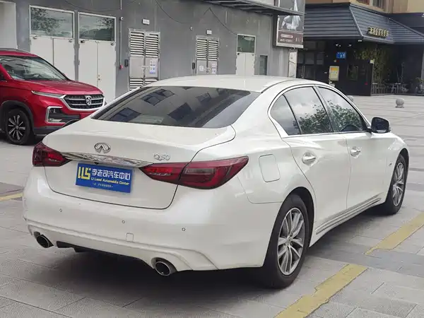 Infiniti Q50L 2018