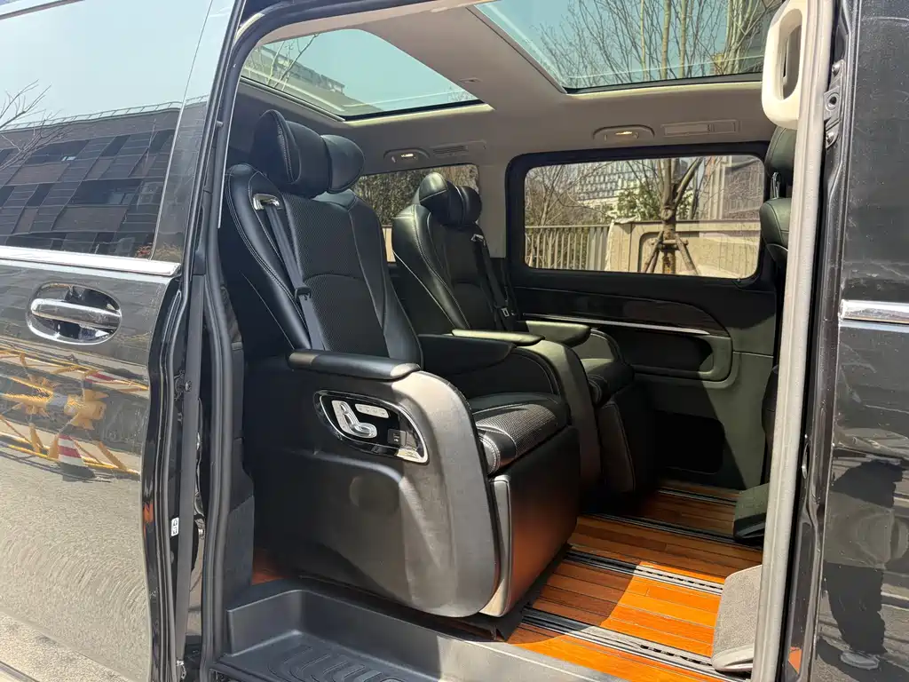 Mercedes-Benz V-Class 2020 — фото 9