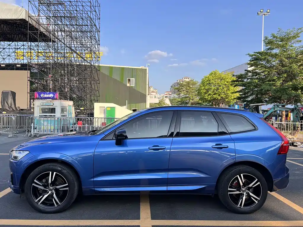 Volvo XC60 2020 — фото 3