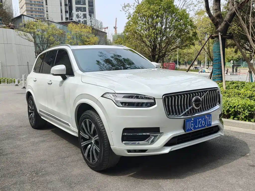 Volvo XC90 2022 — фото 3