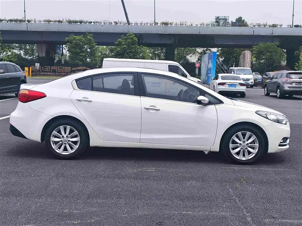 Kia K3 2016