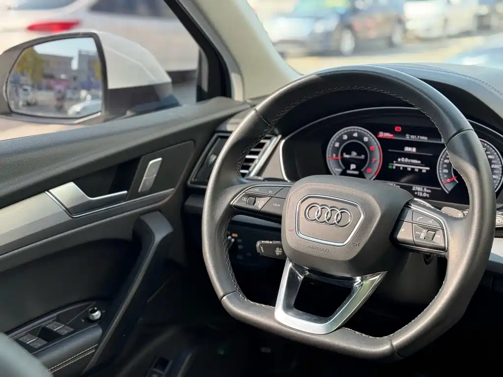 Audi Q5L 2023 — фото 16