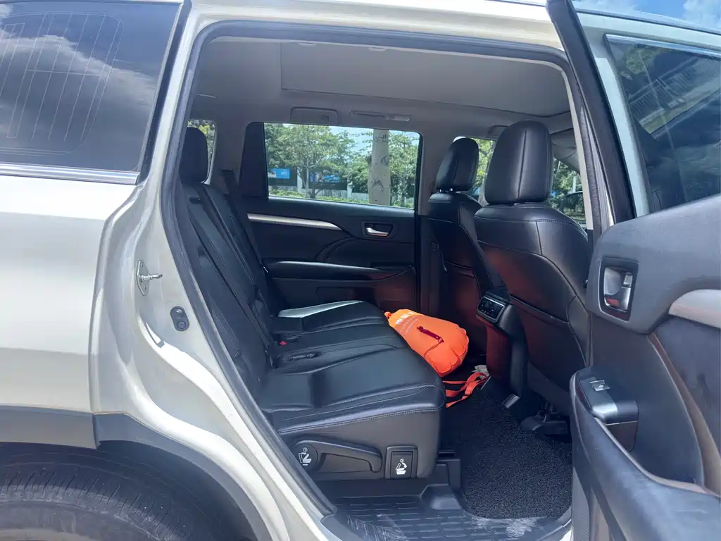 Toyota Highlander 2016 — фото 11