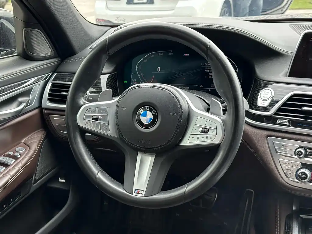 BMW 7 Series 2022 — фото 11