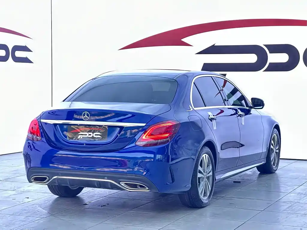 Mercedes-Benz C-Class 2019 — фото 20