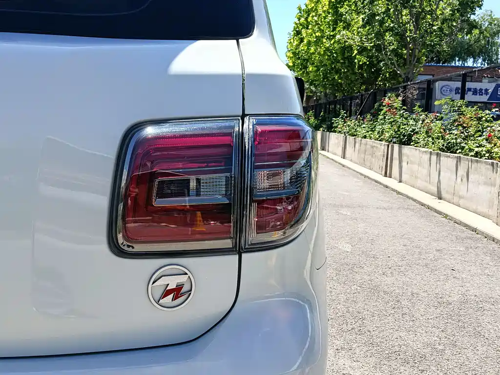 Nissan Patrol 2017 — фото 10