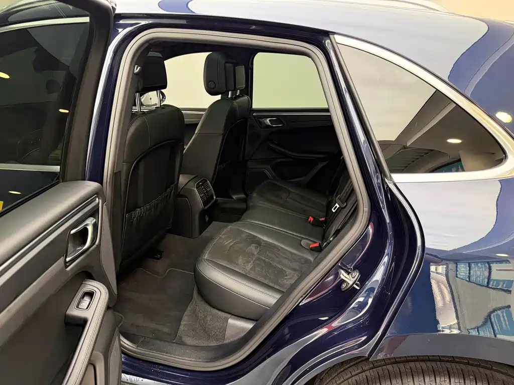 Porsche Macan 2019 — фото 15