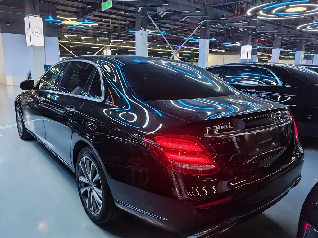 Mercedes-Benz E-Class 2019 — фото 23
