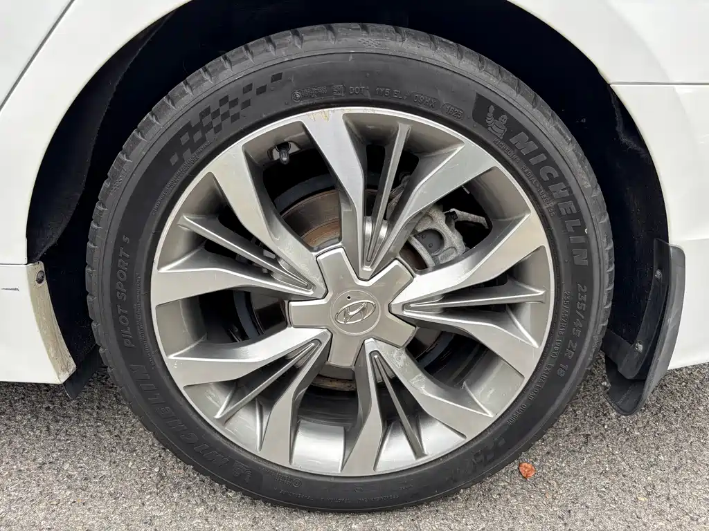 Hyundai Sonata 2017 — фото 18