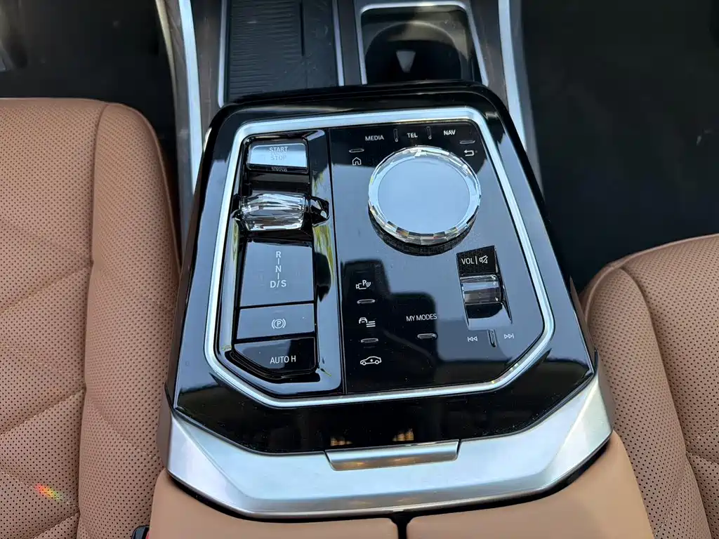 BMW 7 Series 2025 — фото 12