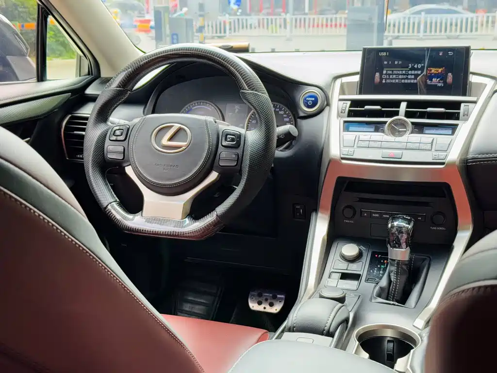Lexus NX 2017 — фото 13