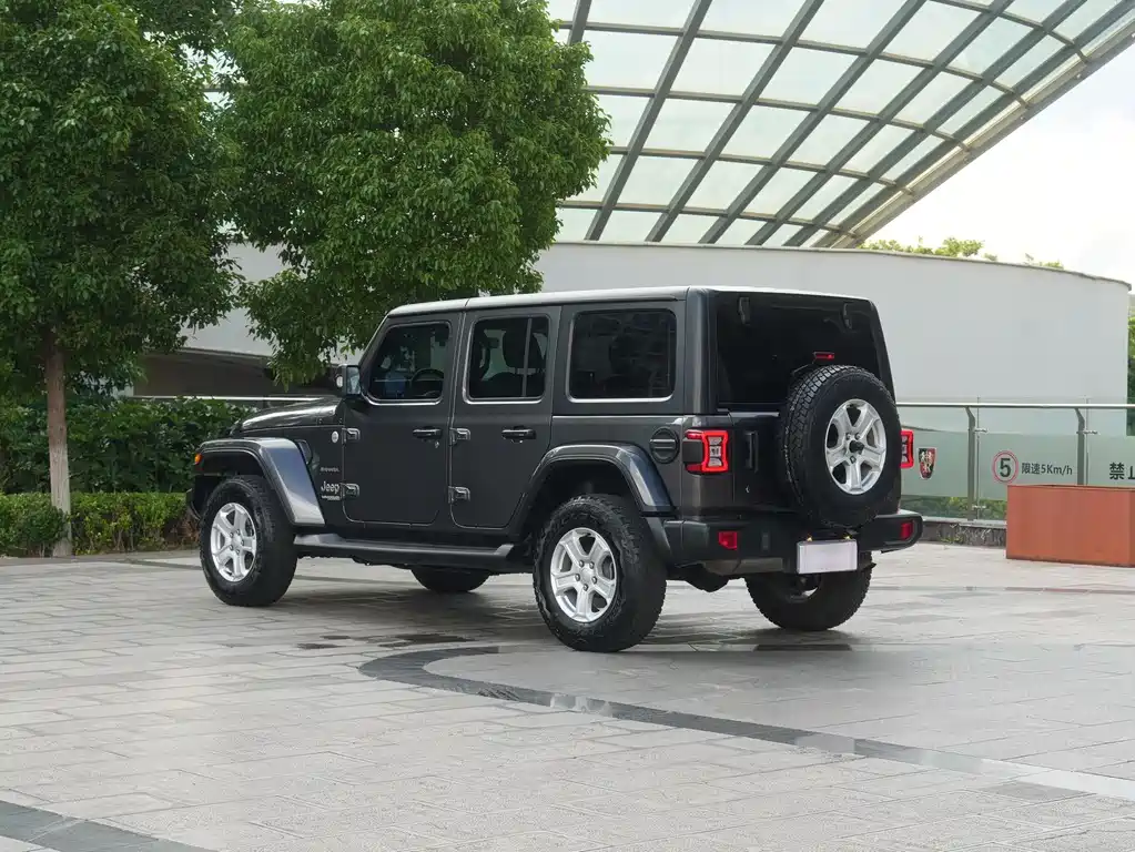 Jeep Wrangler 2018 — фото 14