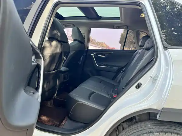Toyota RAV4 2024