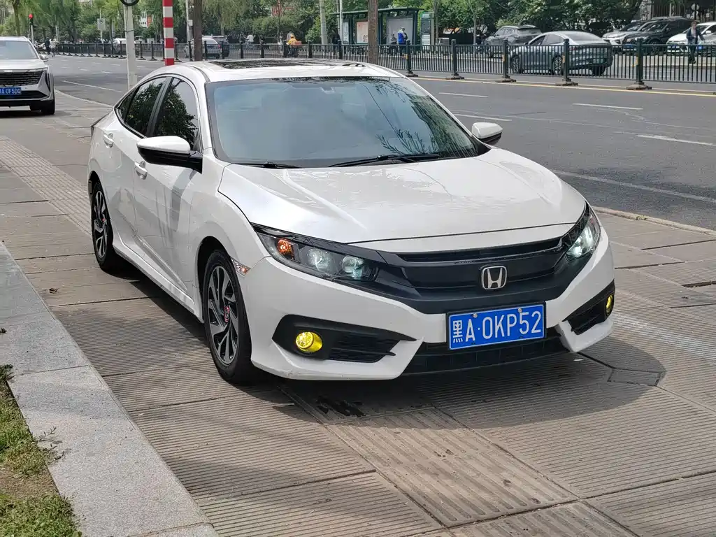 Honda Civic 2018 — фото 1
