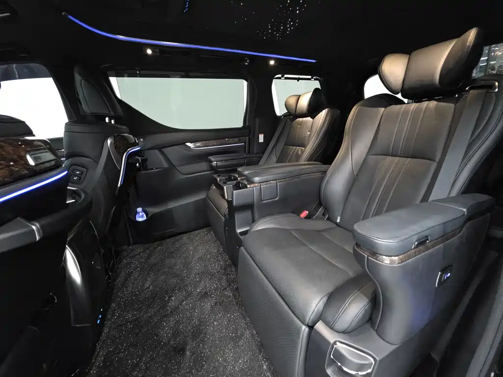 Toyota Alphard 2019 — фото 17