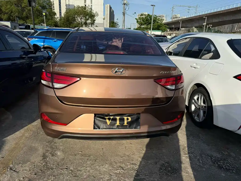 Hyundai Elantra 2017 — фото 7