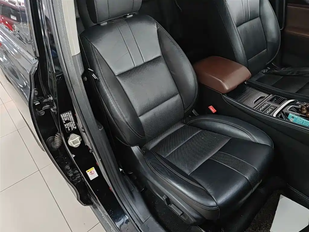 GAC Motor Trumpchi GS8 2017 — фото 25