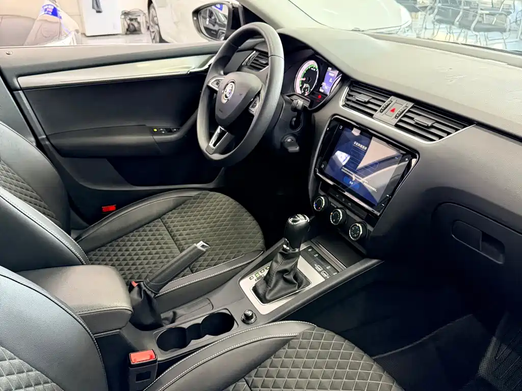 Skoda Octavia 2019 — фото 14