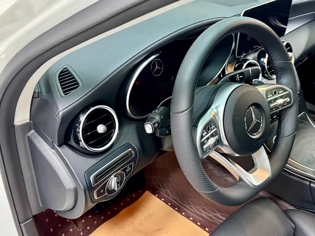 Mercedes-Benz C-Class 2019 — фото 15