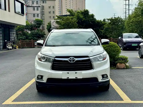Toyota Highlander 2016