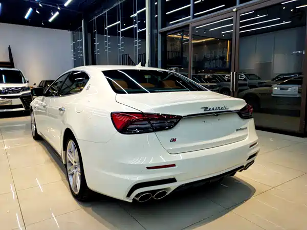 Maserati Quattroporte 2015