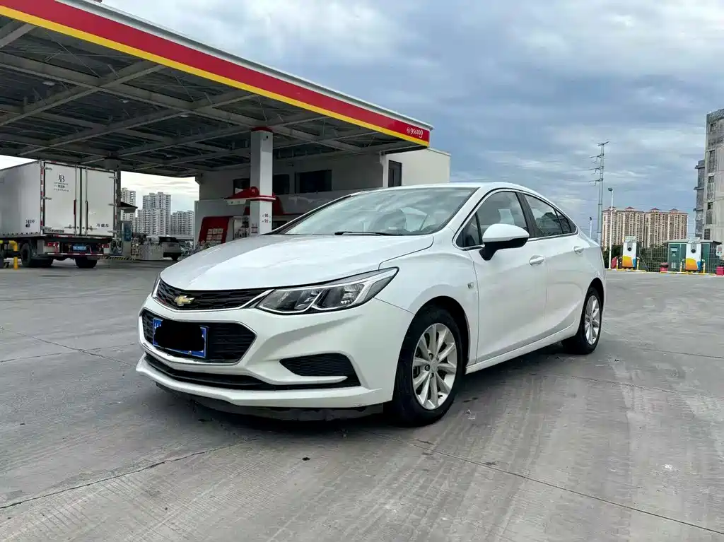 Chevrolet Cruze 2018 — фото 1