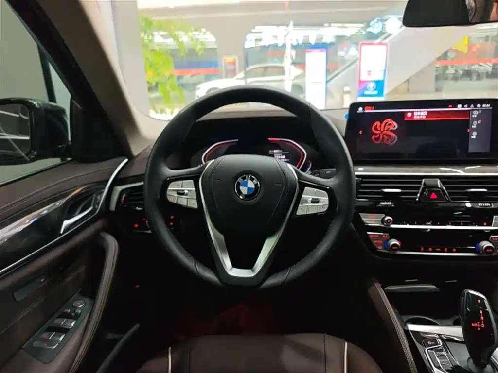 BMW 5 Series 2020 — фото 11