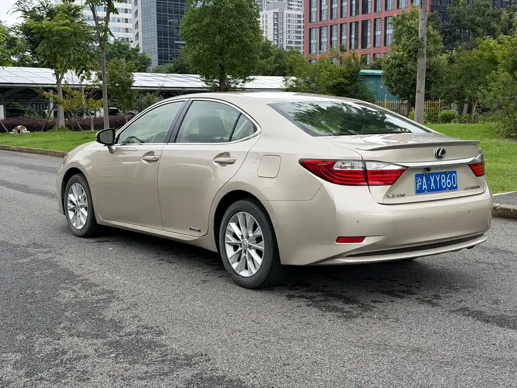 Lexus ES 2015 — фото 4