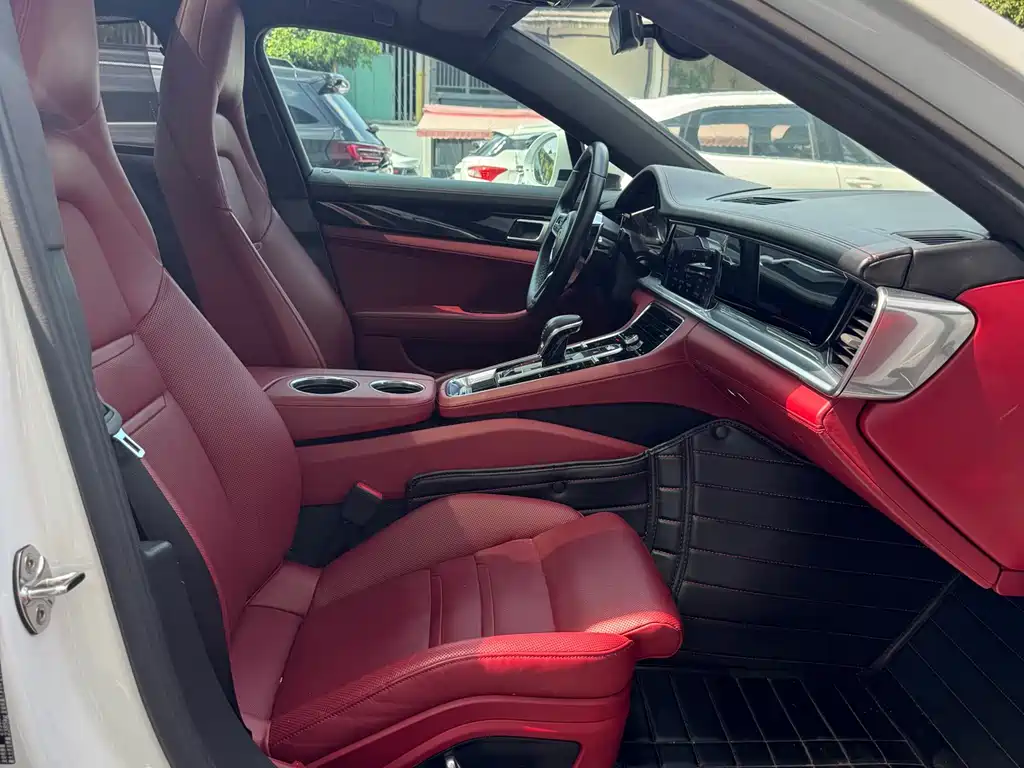 Porsche Panamera 2017 — фото 16