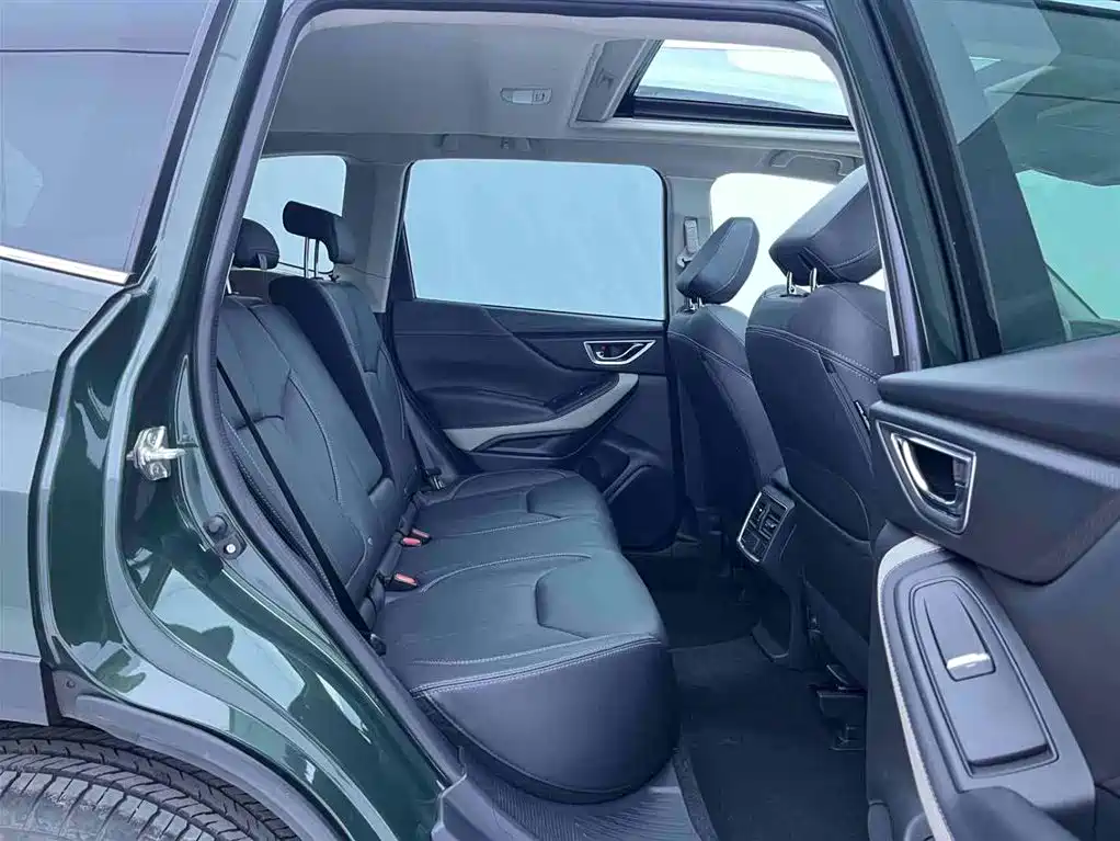 Subaru Forester 2023 — фото 15
